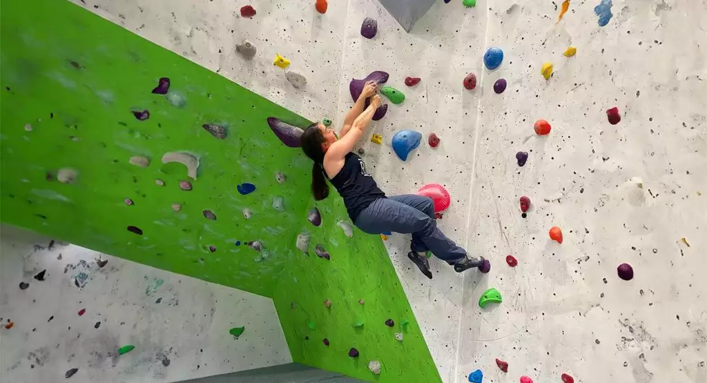 Winter indoor 6 week beginner rock climbing course with Irish Mountaineering Academy in the Burren
